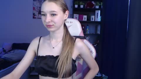 kitsuneyX online show from May 2026 12:30:02 AM