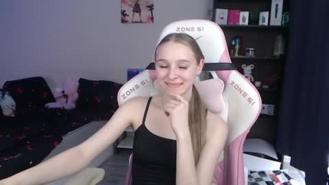 kitsuneyX online show from June 2026 06:52:02 AM