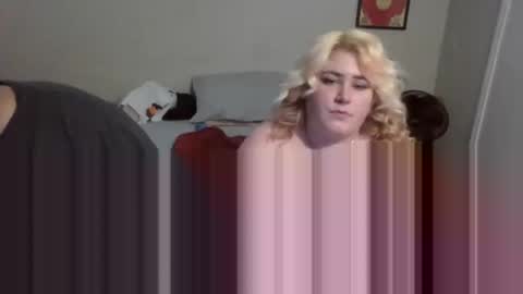 Kitten and rebellious online show from January 2025 01:11:01 PM