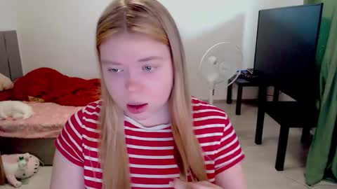 Jennyblonde and Emmabrunette online show from February 2026 12:12:01 PM