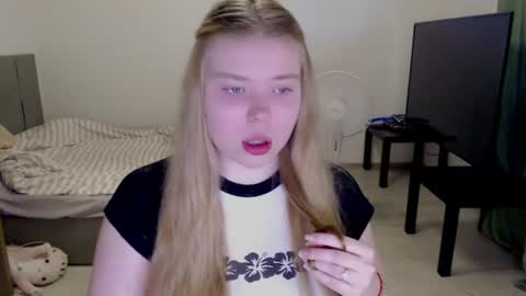 Jennyblonde and Emmabrunette online show from June 2026 04:05:01 PM