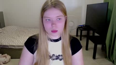 Jennyblonde and Emmabrunette online show from July 2026 06:00:02 PM
