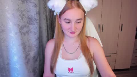kitten_sun online show from December 2024 11:54:02 AM