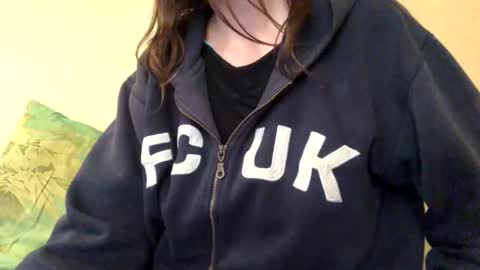 Snapshot of kittie_creme chatting on June 2026 10:59:02 AM Kittie Creme online show from June 2026 10:59:02 AM