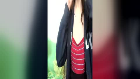 Snapshot of kittie_creme chatting on June 2026 08:28:01 AM Kittie Creme online show from June 2026 08:28:01 AM