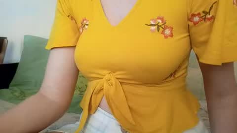 Snapshot of kittie_creme chatting on July 2026 11:50:01 AM Kittie Creme online show from July 2026 11:50:01 AM