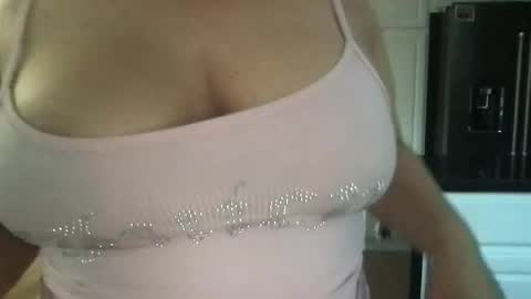 Snapshot of kittnicole chatting on April 2026 02:00:02 AM n I c o l e online show from April 2026 02:00:02 AM