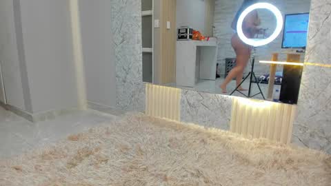 Snapshot of kitty__diamond_ chatting on January 2025 01:26:01 AM kitty__diamond_ online show from January 2025 01:26:01 AM