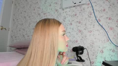 sophie online show from February 2026 05:27:01 PM