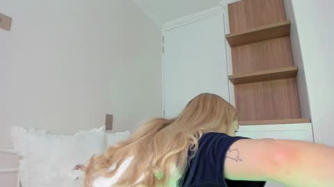 sophie online show from February 2026 06:39:02 PM