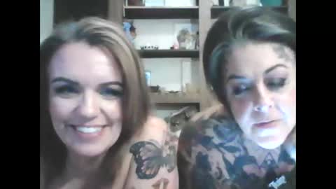 Snapshot of kitty_bang_bang chatting on April 2026 11:21:01 PM kitty_bang_bang online show from April 2026 11:21:01 PM