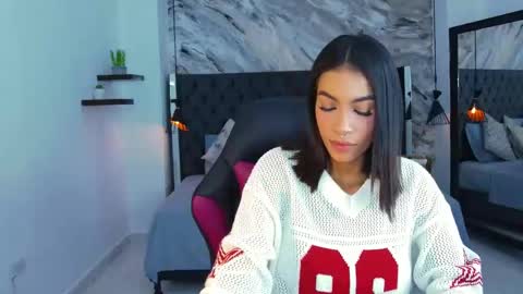 Snapshot of kitty_collins_ chatting on May 2026 12:01:02 PM Kitty online show from May 2026 12:01:02 PM