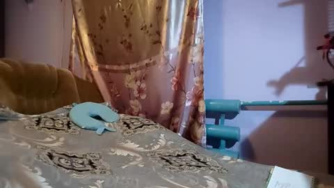 Kitti online show from November 2025 05:00:02 AM