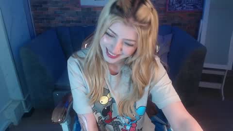 kitty_fox_b online show from December 2024 06:53:02 PM