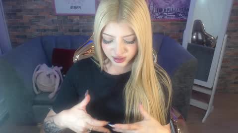 kitty_fox_b online show from February 2025 06:56:02 PM
