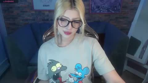 kitty_fox_b online show from March 2025 12:48:02 PM
