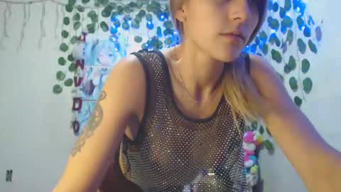 Snapshot of kitty_rousse69 chatting on December 2024 04:01:02 AM Daniela Ferreira online show from December 2024 04:01:02 AM