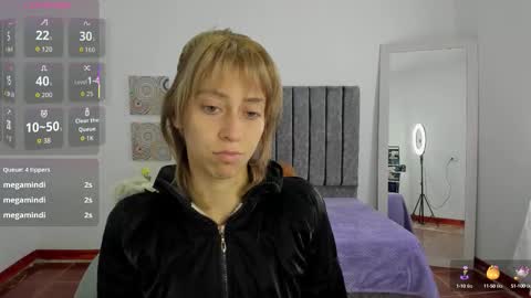 Aleja online show from October 2025 08:04:01 PM