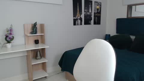 Snapshot of kitty_stern chatting on February 2026 06:57:01 PM kitty online show from February 2026 06:57:01 PM