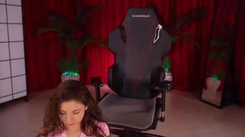 Katya online show from December 2025 05:02:01 AM