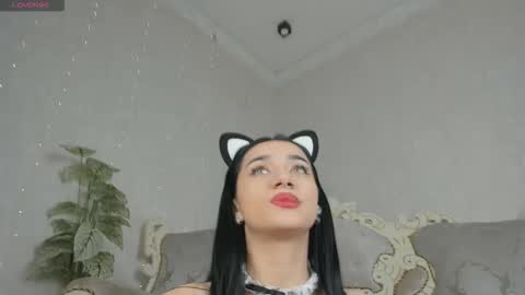 Mia online show from January 2026 12:15:01 AM