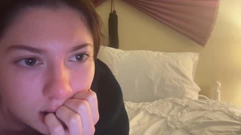 Snapshot of kittycherries chatting on January 2025 06:20:01 AM Ivy online show from January 2025 06:20:01 AM