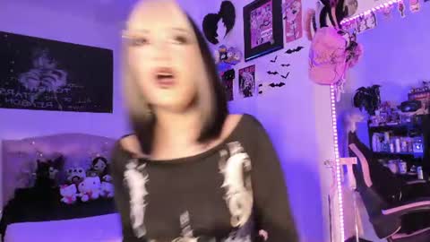 Snapshot of kittygoth_ chatting on July 2026 10:14:02 PM Kitty Goth online show from July 2026 10:14:02 PM