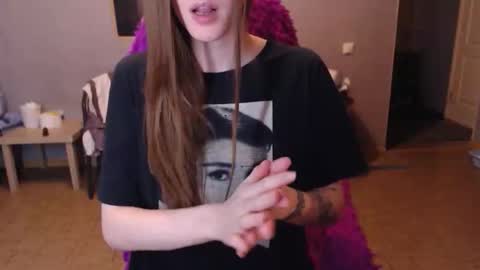 KittyloveMoon online show from April 2026 07:58:01 PM