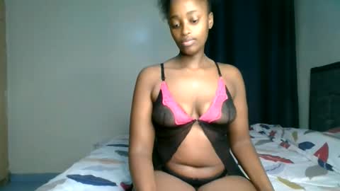 Snapshot of kittypettite chatting on June 2026 07:17:02 AM Kittypettite online show from June 2026 07:17:02 AM