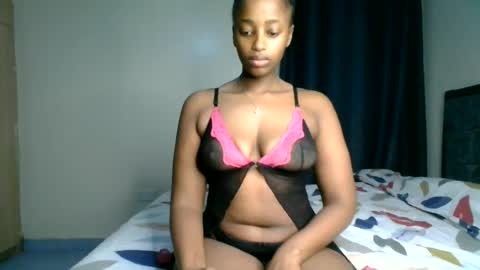 Snapshot of kittypettite chatting on June 2026 05:05:01 AM Kittypettite online show from June 2026 05:05:01 AM