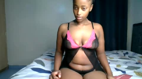 Snapshot of kittypettite chatting on July 2026 07:32:02 AM Kittypettite online show from July 2026 07:32:02 AM