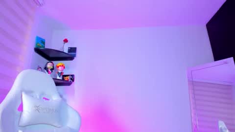 kitty online show from November 2025 07:45:02 PM