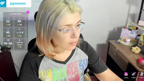 Kitty Trixy online show from December 2024 10:13:01 AM