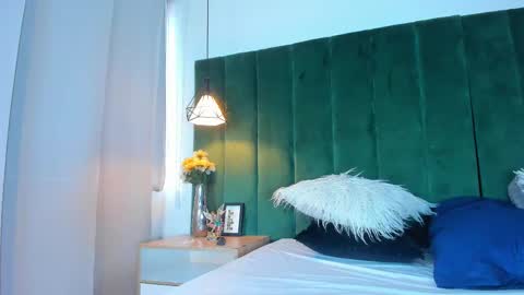 Snapshot of kittyy_milk chatting on September 2025 08:14:01 PM K I T T Y Y online show from September 2025 08:14:01 PM