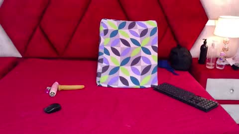 Snapshot of kity_spiderr chatting on October 2025 02:18:02 PM Luisa y Jairo online show from October 2025 02:18:02 PM