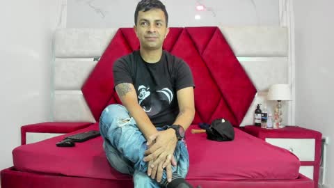 Luisa y Jairo online show from April 2026 12:39:02 PM