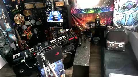 kiveuxmakeu online show from March 2026 03:06:01 PM