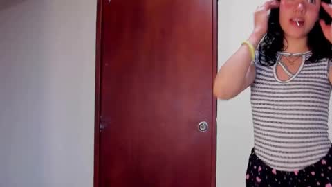 kiwi_mmm online show from January 2025 10:51:01 PM