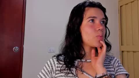 kiwi_mmm online show from January 2025 01:53:01 AM