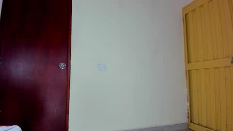 kiwi_mmm online show from September 2025 10:35:01 PM