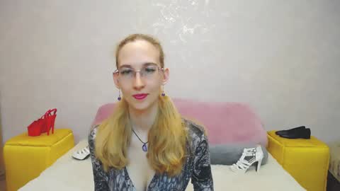 Snapshot of klaryevans chatting on December 2024 10:05:02 AM Klary online show from December 2024 10:05:02 AM