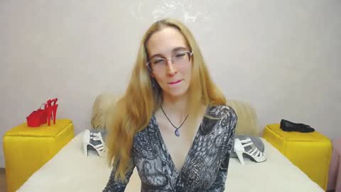 Snapshot of klaryevans chatting on December 2024 11:18:02 AM Klary online show from December 2024 11:18:02 AM