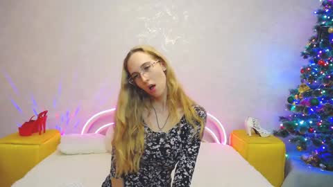 Snapshot of klaryevans chatting on December 2024 04:36:01 PM Klary online show from December 2024 04:36:01 PM