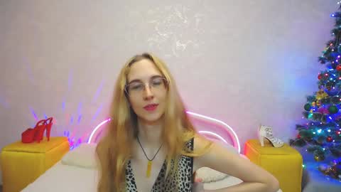 Snapshot of klaryevans chatting on December 2024 01:13:02 PM Klary online show from December 2024 01:13:02 PM