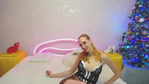 Snapshot of klaryevans chatting on December 2024 12:56:02 PM Klary online show from December 2024 12:56:02 PM