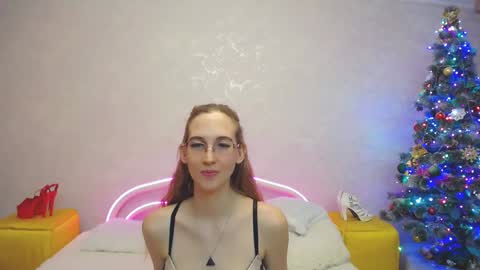 Snapshot of klaryevans chatting on December 2024 09:50:01 AM Klary online show from December 2024 09:50:01 AM
