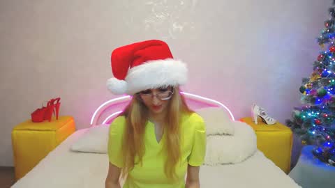 Snapshot of klaryevans chatting on January 2025 04:16:01 PM Klary online show from January 2025 04:16:01 PM