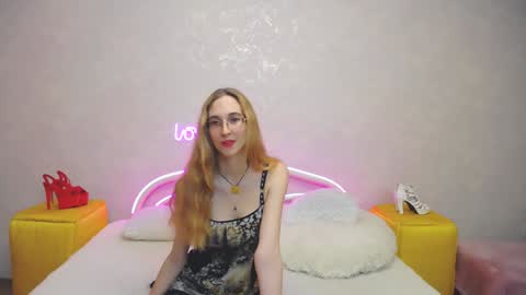 Snapshot of klaryevans chatting on January 2025 01:25:02 PM Klary online show from January 2025 01:25:02 PM