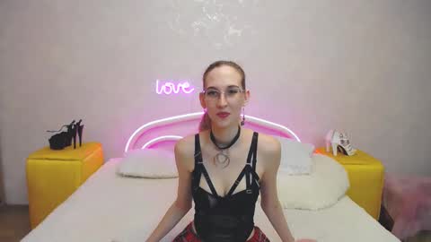 Snapshot of klaryevans chatting on February 2025 06:04:02 PM Klary online show from February 2025 06:04:02 PM