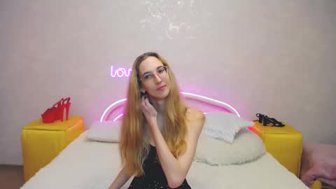 Snapshot of klaryevans chatting on February 2025 08:38:01 AM Klary online show from February 2025 08:38:01 AM